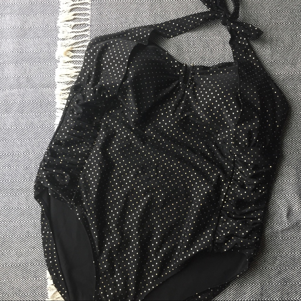NWOT Never worn super cute suit!